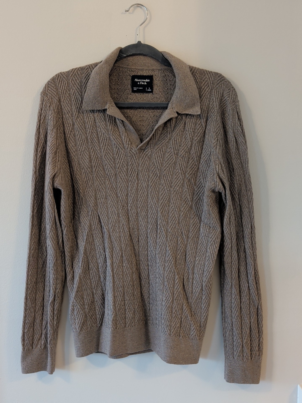Abercrombie & Fitch Men's Taupe V-Neck Cable-Knit Polo Sweater